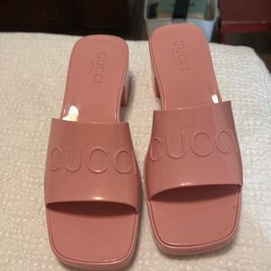 Gucci slides. Pink